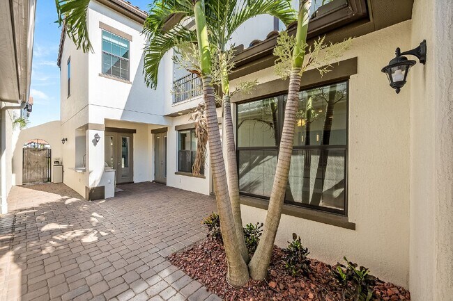 Building Photo - Live in the gorgeous, desirable Arrivas Vi...