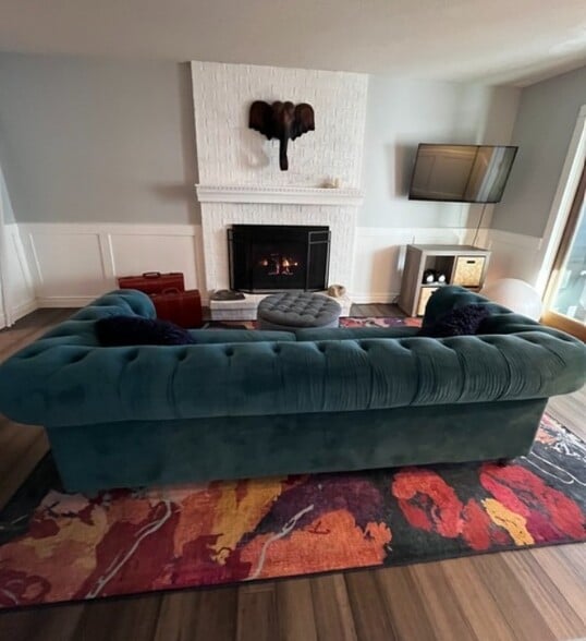 Building Photo - 3430 Urbandale Ln N