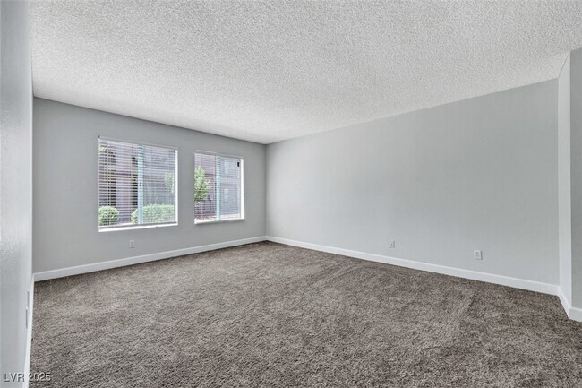 Building Photo - 1575 W Warm Springs Rd