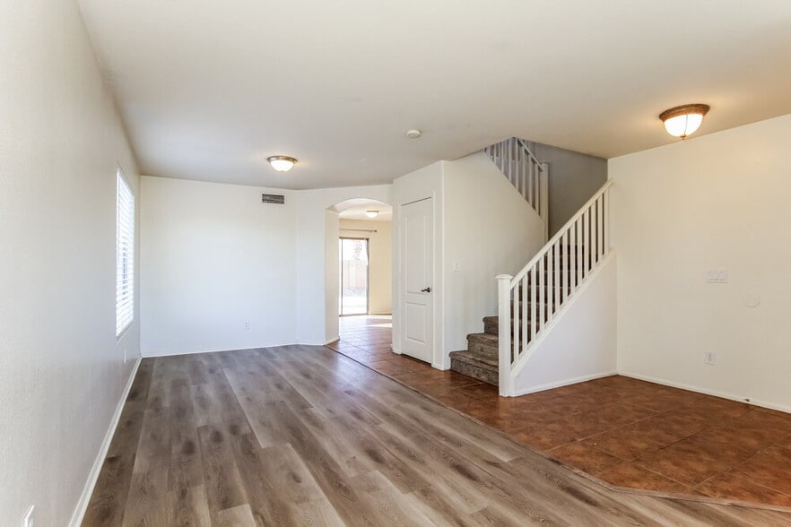 Building Photo - 12641 W Colter St