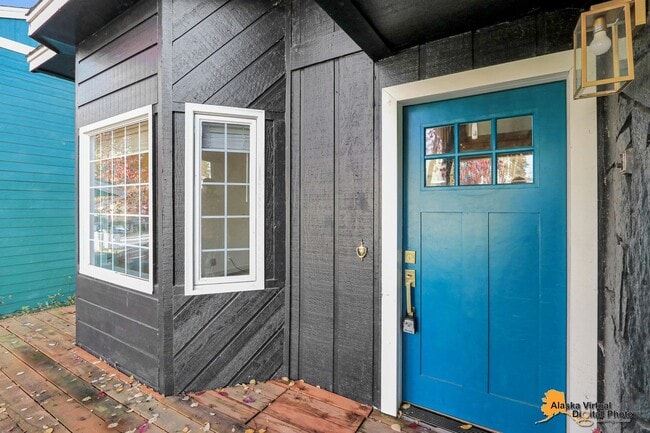 Building Photo - Eagle River Gem