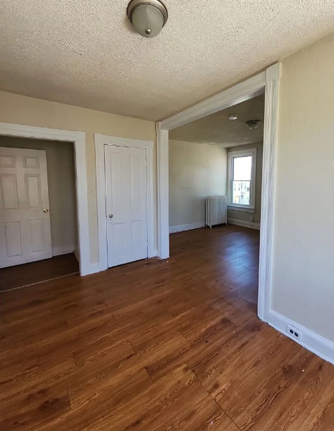 Building Photo - 103 E 22nd St