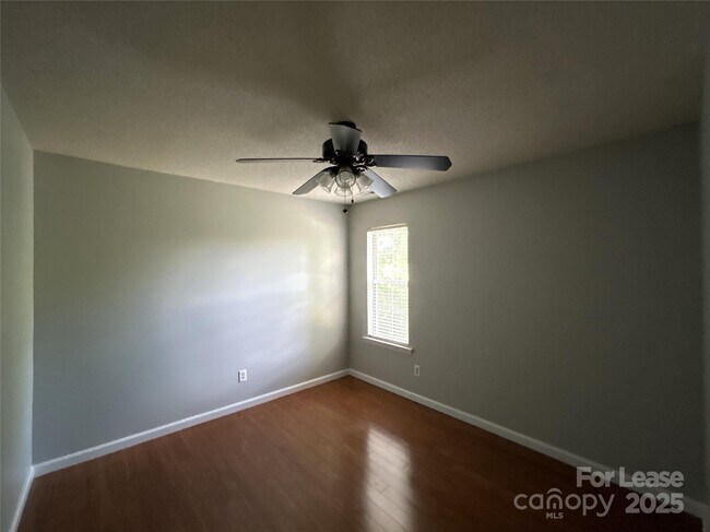 Building Photo - 12311 Longmont Dr