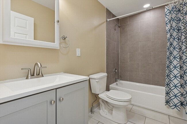 Building Photo - 39 W Front St