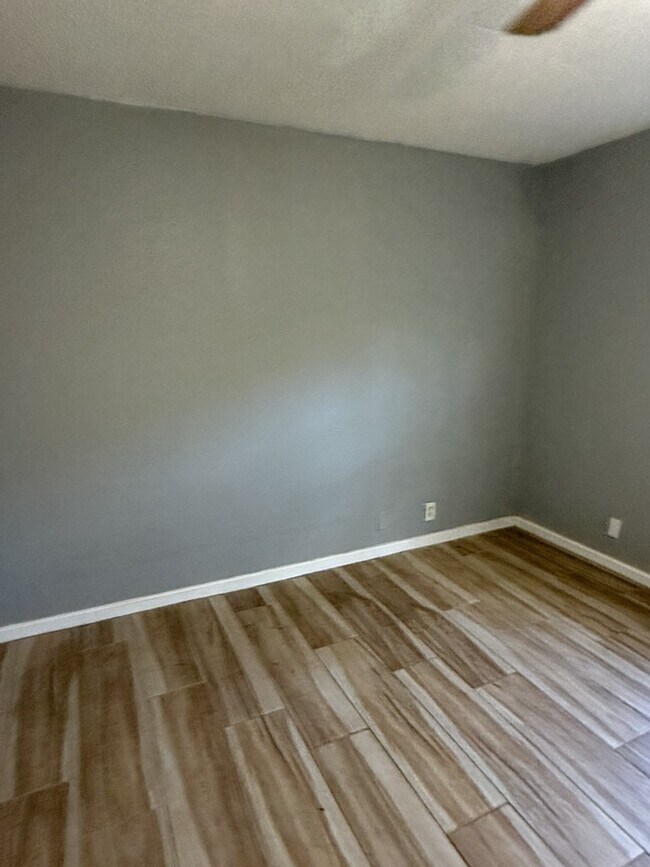 Building Photo - 5115 Balkin St