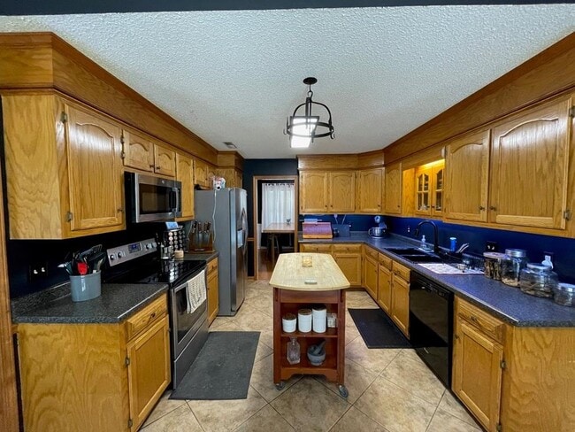 Building Photo - 350 Katydid St