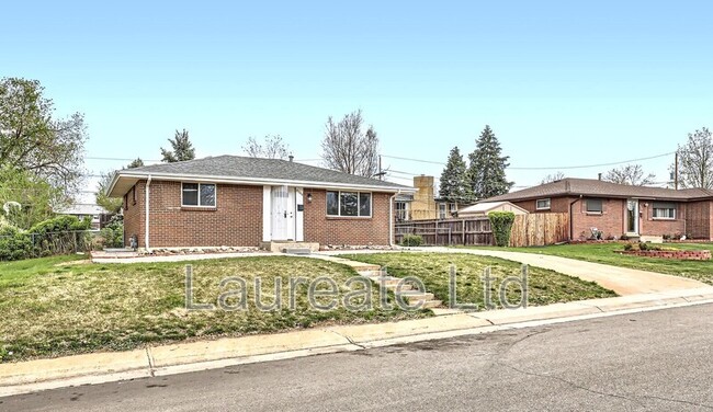 Building Photo - 8344 Charlotte Way