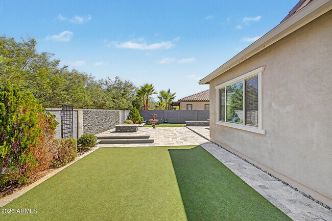 Building Photo - 20523 W Rosewood Ln