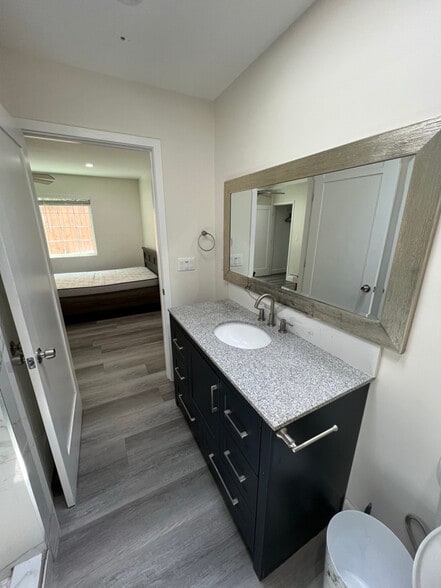 Building Photo - 3720 Elm Ave