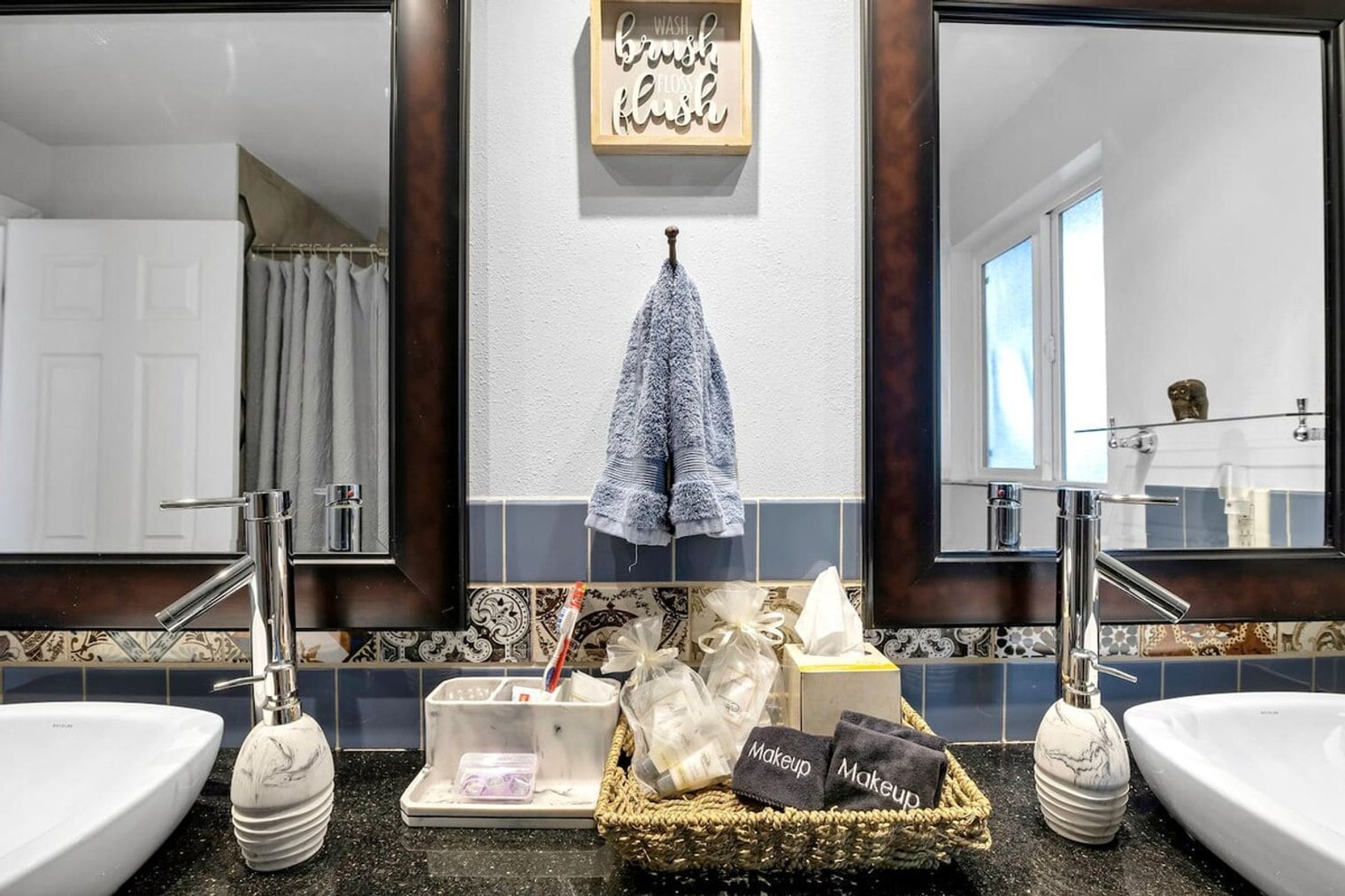 Building Photo - 9813 62nd Ave S