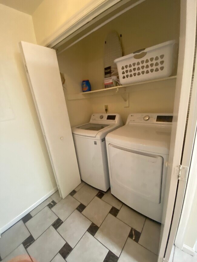 Building Photo - 2307 Dorian Ct