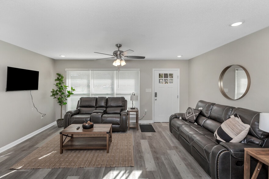 Building Photo - 2700 Sparkman Dr NW