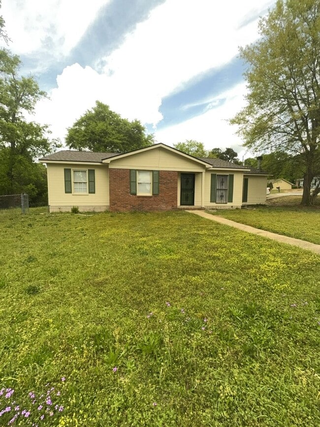 Primary Photo - 101 Habitat Ct
