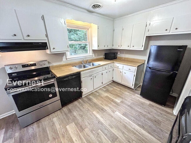 Building Photo - 9307 Shiloh Dr