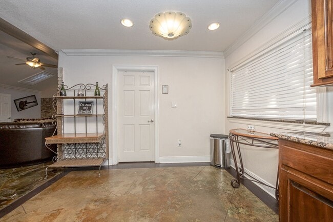 Building Photo - 3 Bedroom 2 Bath Back Bay Luxury Rental Home