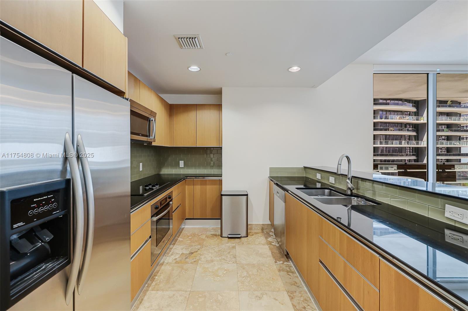 Building Photo - 1050 Brickell Ave