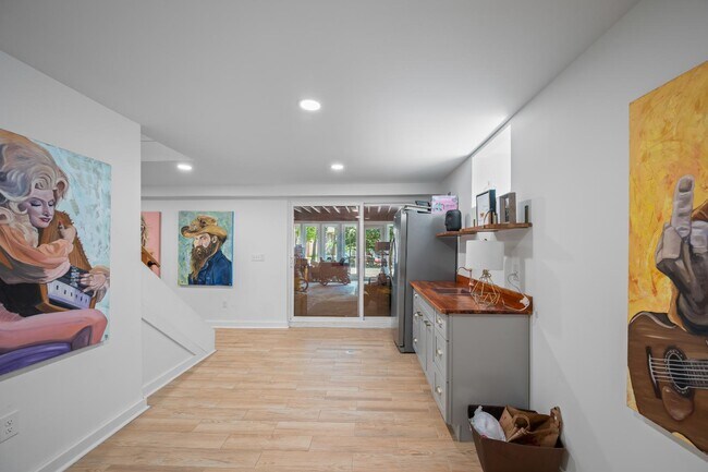 Building Photo - 3183 Parthenon Ave