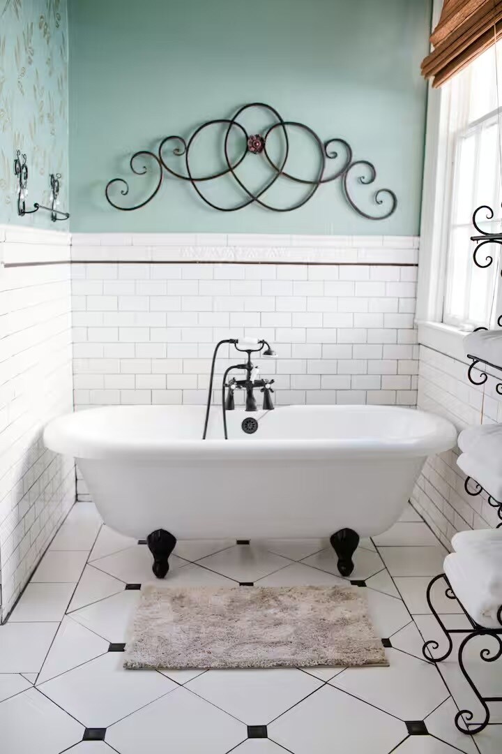 Master bath - 327 Felder Ave