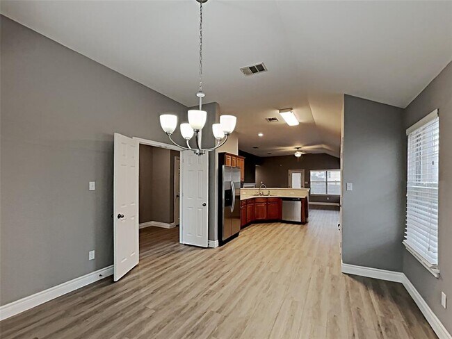 Building Photo - 441 Goldenrod St