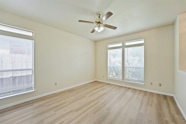 Building Photo - 502 Gregory Ct