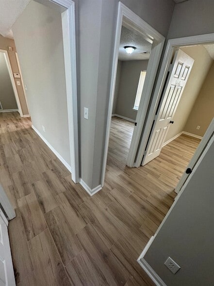 Building Photo - 5457 Sundale Way S