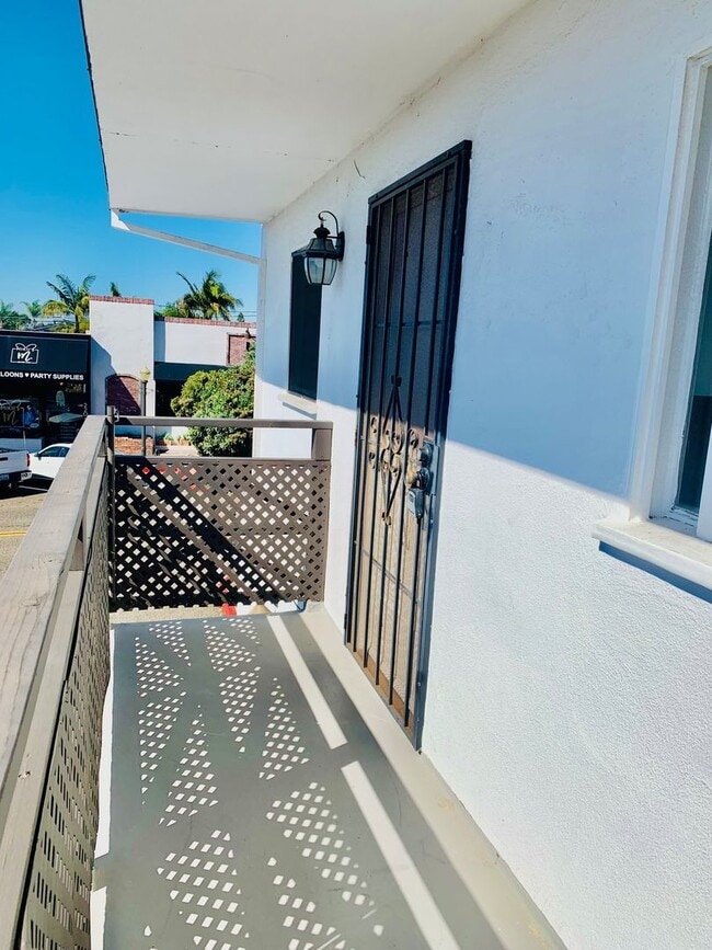 Building Photo - SCH217