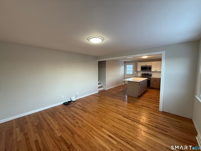 Building Photo - 132 Hillside Ave