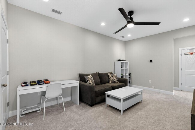 Building Photo - 179 Liberty Bell Rd