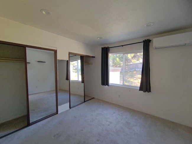 Building Photo - Bright and Remodeled 2 Bed 2.5 Bath Townho...