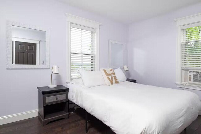 Building Photo - 810 Broadway-SI ID1511377P