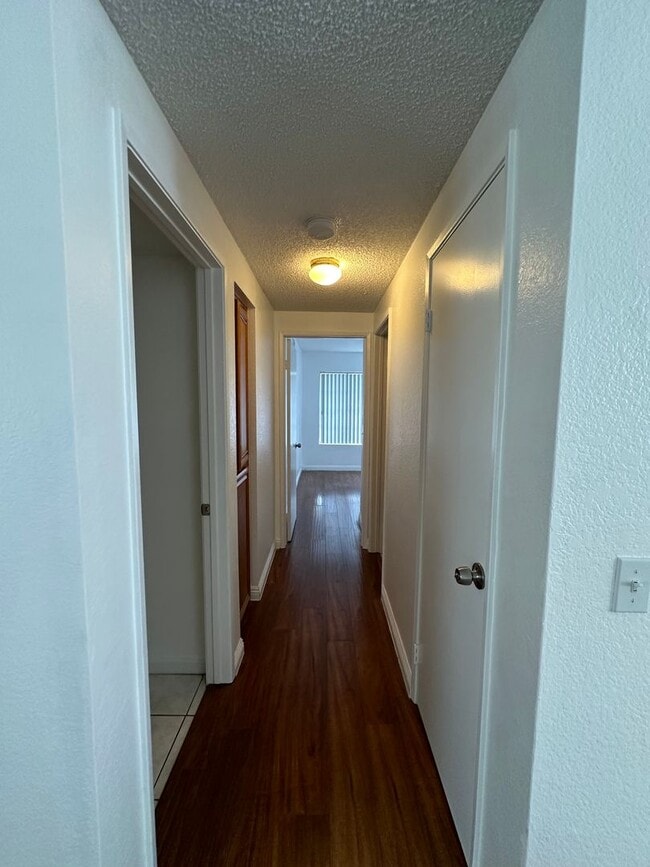 Building Photo - 5BD/ 3BA Home - Riverside, CA (Mission Grove)
