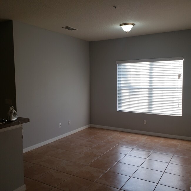 Building Photo - 2771 Oakwater Dr