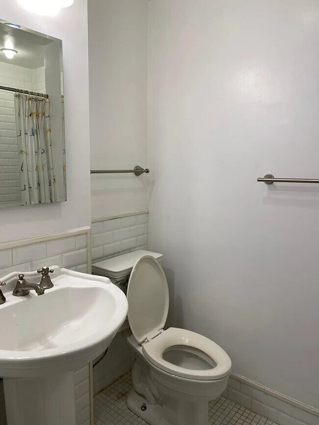 Building Photo - 3220 17th St NW