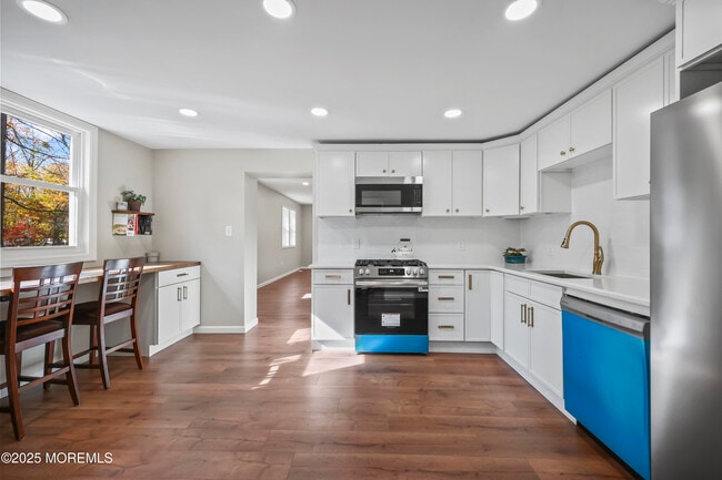 Building Photo - 400 S 1st Ave