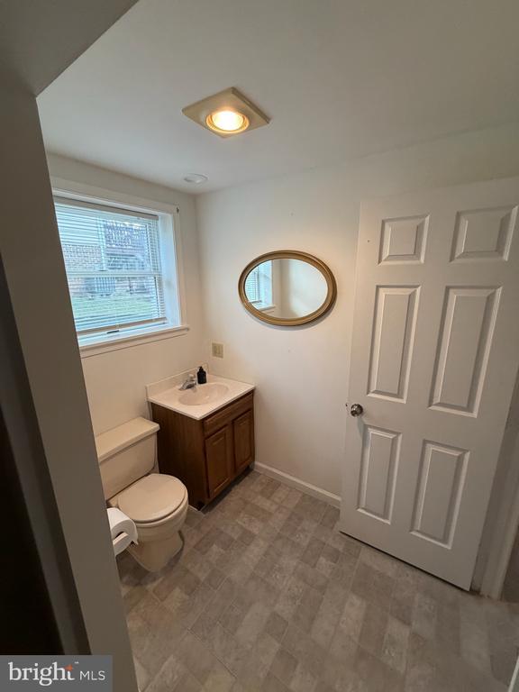 Building Photo - 281 Tall Oak Dr