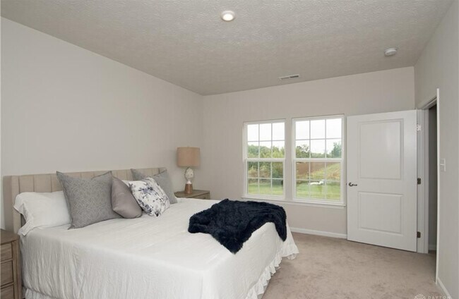 Building Photo - 2125 Schmidt Dr W