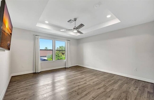 Building Photo - 7265 Wilton Dr N