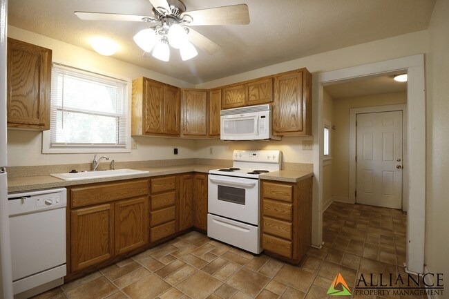 Building Photo - 321 Kearney St