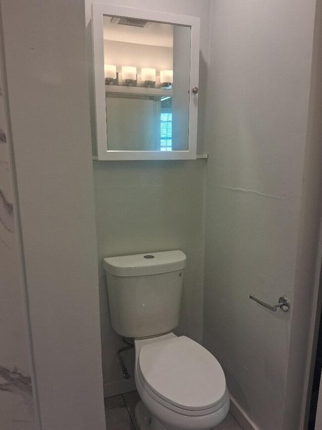 Building Photo - 1317 Chanticleer Ave