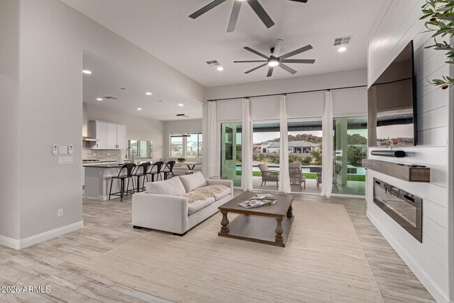 Building Photo - 267 W Amherst St