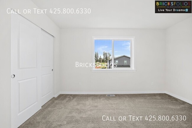 Building Photo - 5035 86th Ave NE