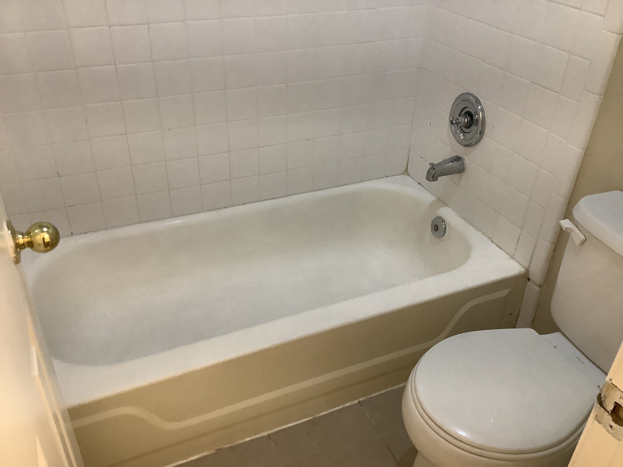 Building Photo - 1213 Calvert Dr