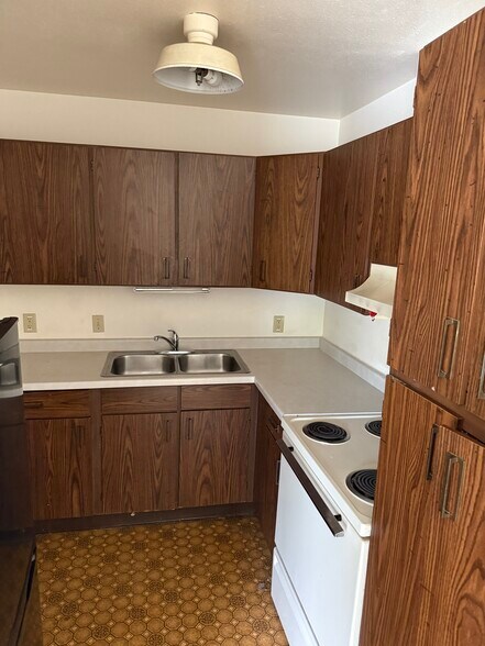 Building Photo - 1320 23rd Ave S