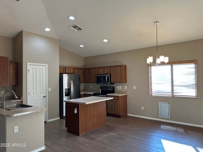 Building Photo - 1746 E Chaparral Dr