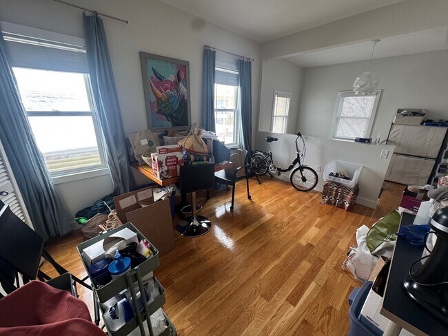 Building Photo - 9 Harding St