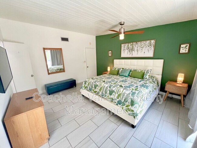 Building Photo - 2719 E Ventura Rd