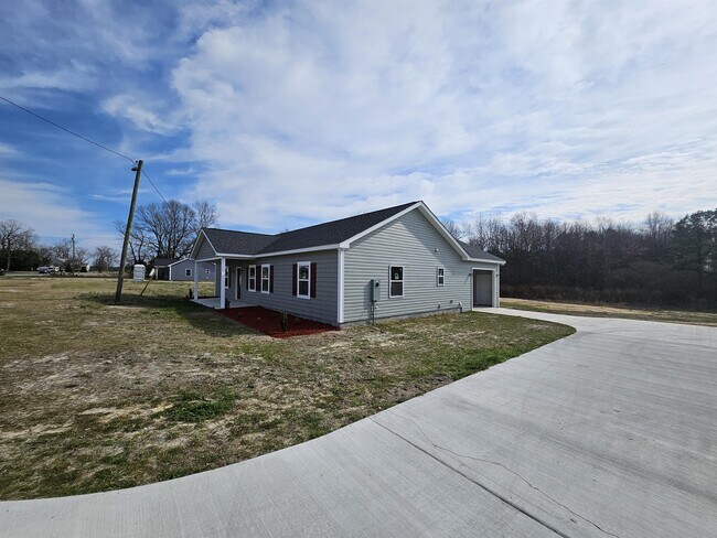 Building Photo - 1021 Oberry Rd