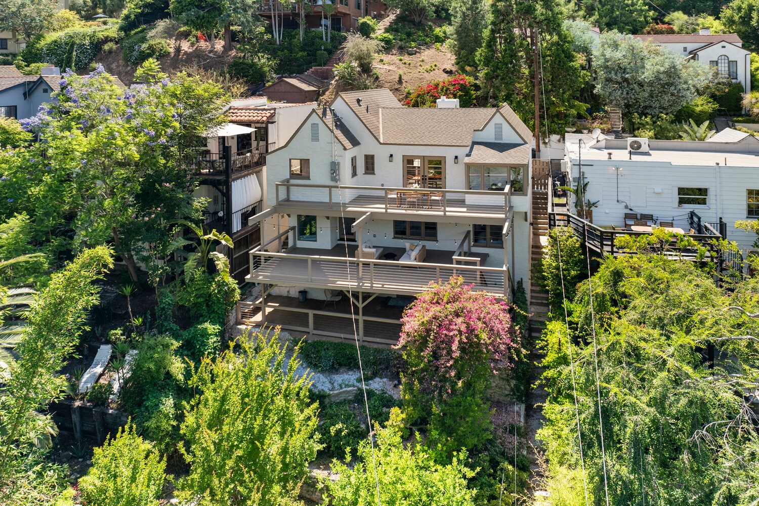 Building Photo - 2376 Lake View Ave