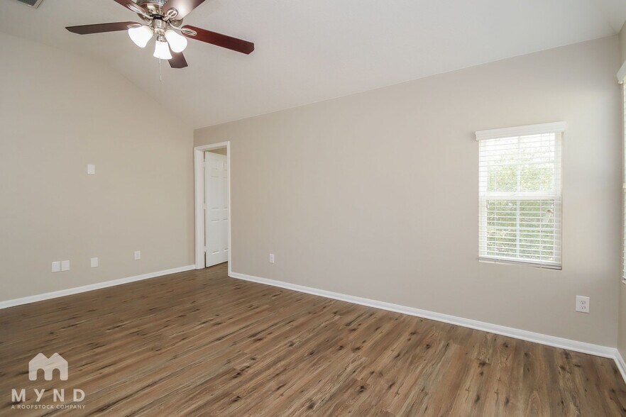 Building Photo - 5019 Forest Hurst Dr