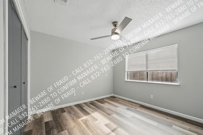 Building Photo - 8805 Wood Glen Dr